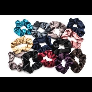 10 PACK VELVET SCRUNCHIES (FREE SHIPPING)